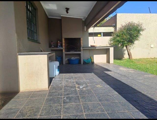 3 BEDROOM HOUSE FOR SALE IN KENSINGTON